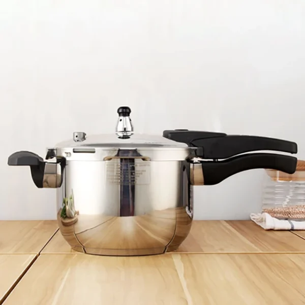 Stainless steel pressure
cooker 6.0L
